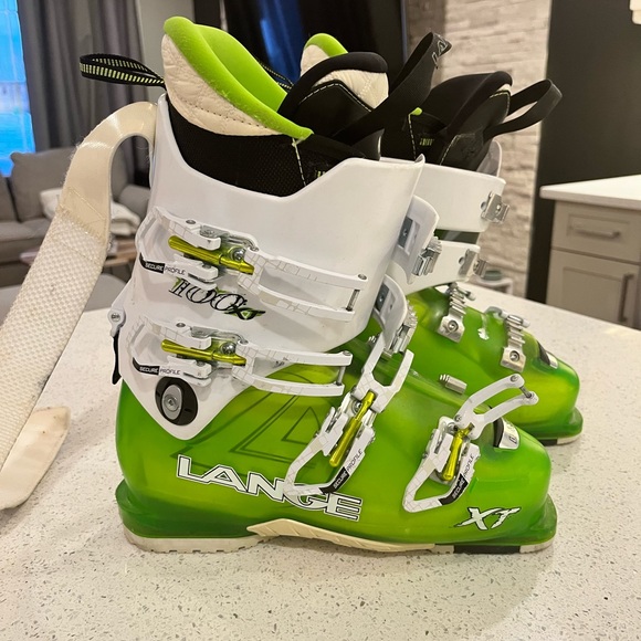 SOLD‼️ Lange XC 100 Alpine Ski Boots - Picture 2 of 4